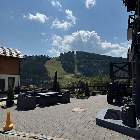 Zajazd панорама гір *