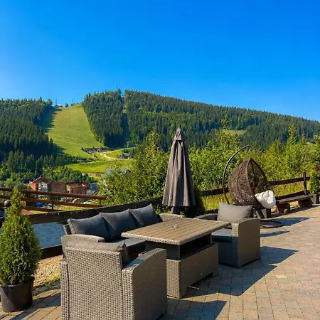 панорама гір Inn Bukovel