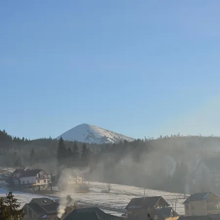 панорама гір Inn Bukovel